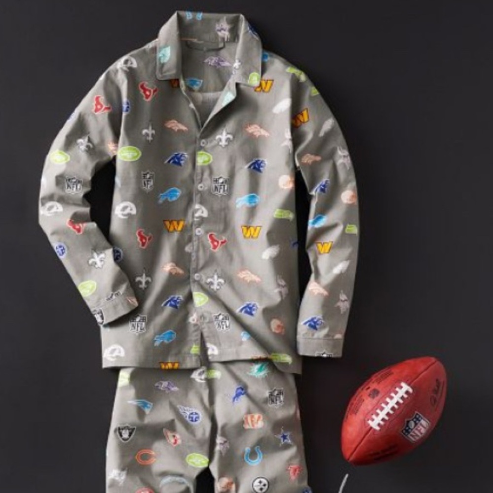 Pottery Barn Teen NFL pajamas. 100% cotton percale. Like new, excellent cond.